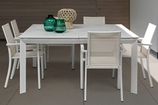 CONJUNTO-MESA-EXTENSIBLE-CUADRADA-Y-SILLAS-30-684-