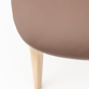 TABURETE KEULA ROBLE MACIZO Y PIEL